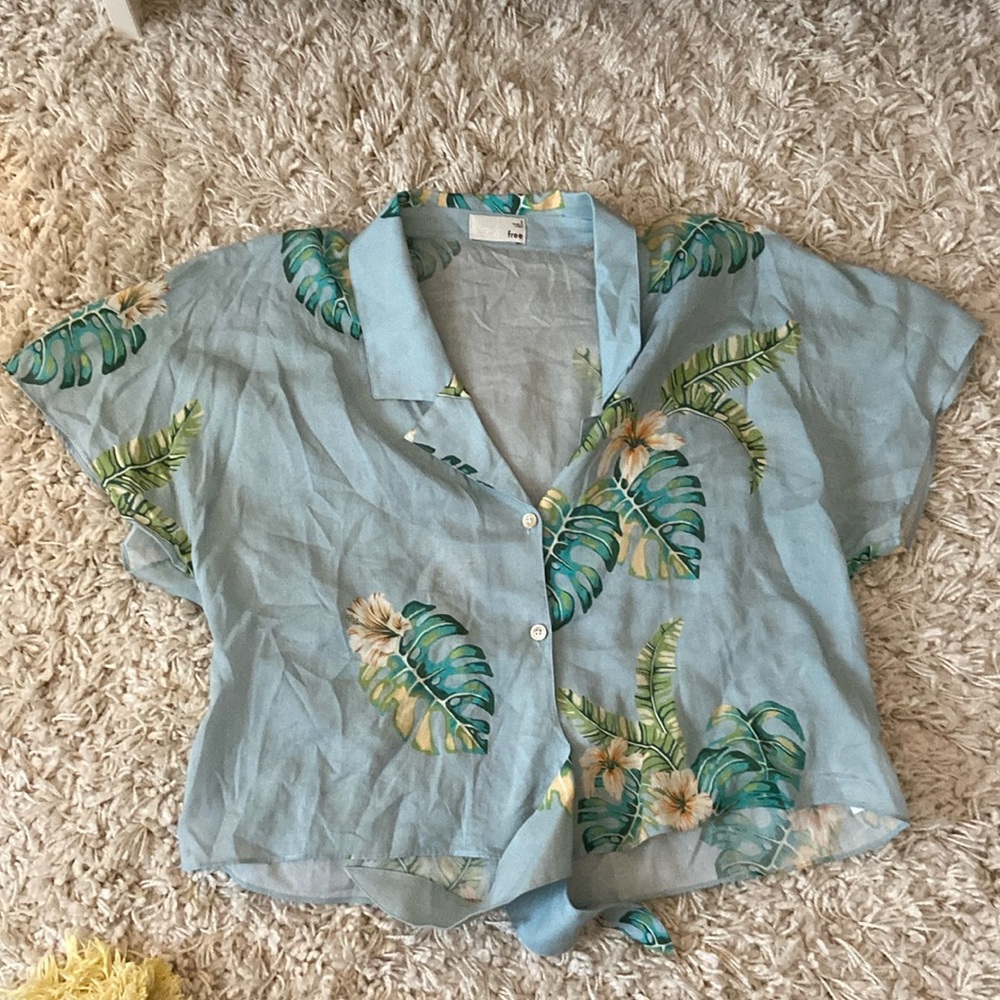 Blue Wilfred free button crop shirt
